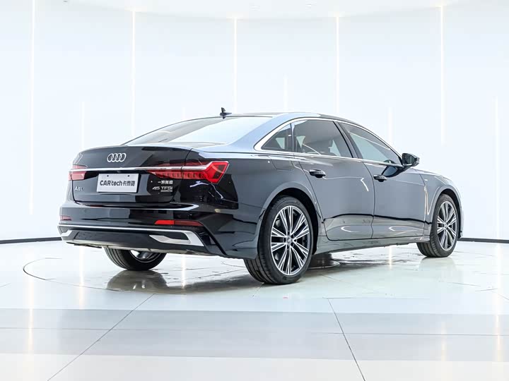 Фото 9 - Audi A6L