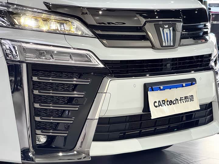 Фото 9 - Toyota Vellfire