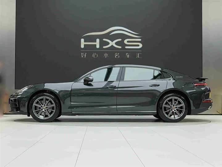 Фото 3 - Porsche Panamera