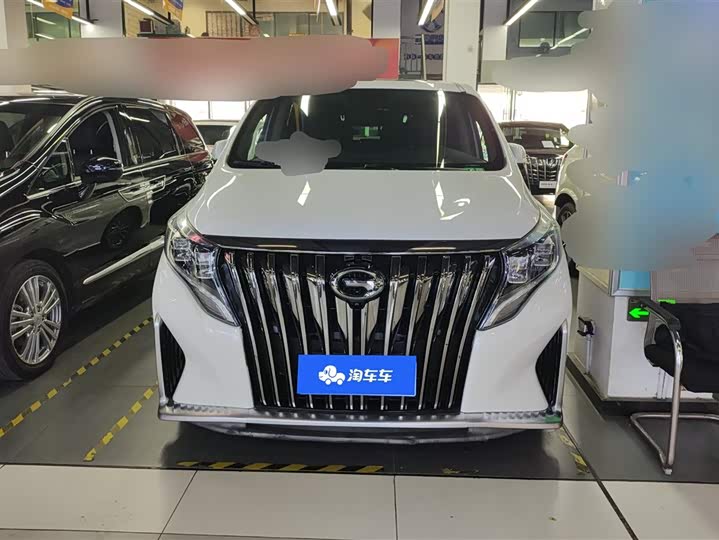 Фото 2 - GAC Trumpchi M8