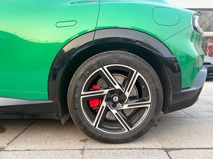 Фото 8 - Xiaomi YU7