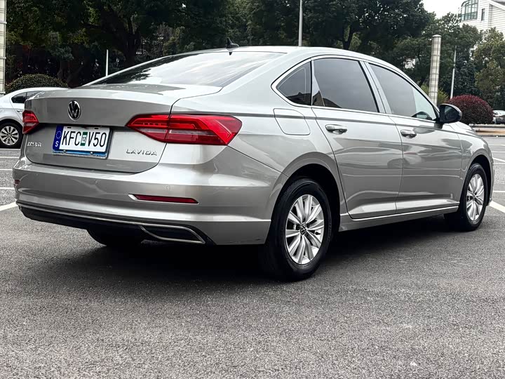 Фото 4 - Volkswagen Lavida