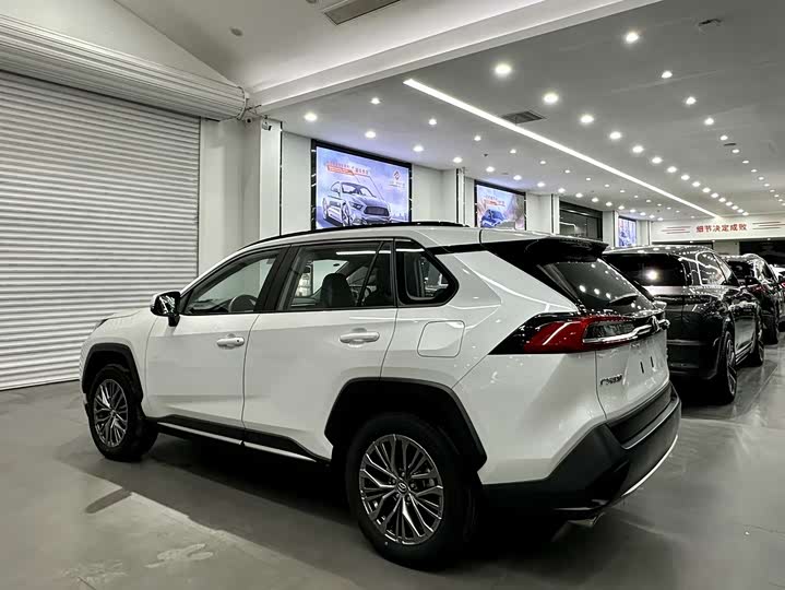 Фото 2 - Toyota Wildlander