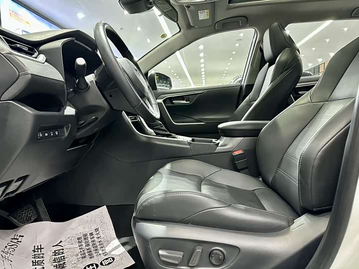 Фото 4 - Toyota Wildlander