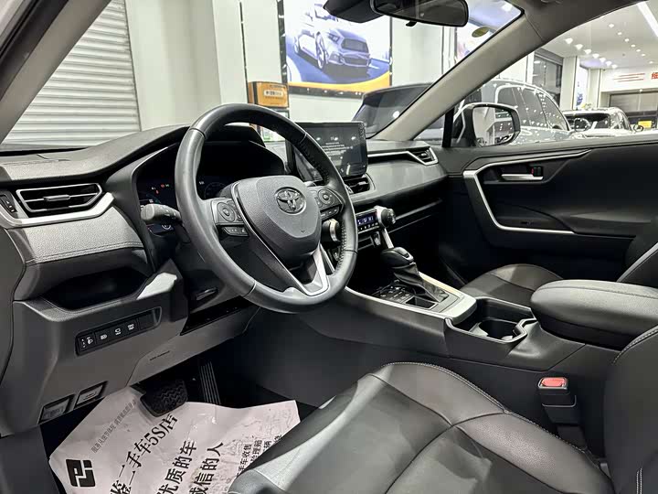 Фото 9 - Toyota Wildlander