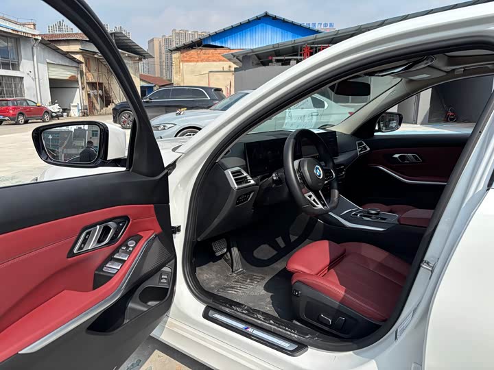 Фото 9 - BMW 3 Series