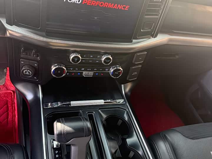 Фото 8 - Ford F-150 Raptor