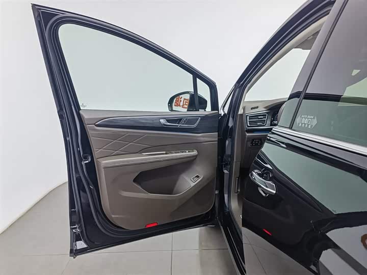 Фото 8 - Volkswagen Viloran