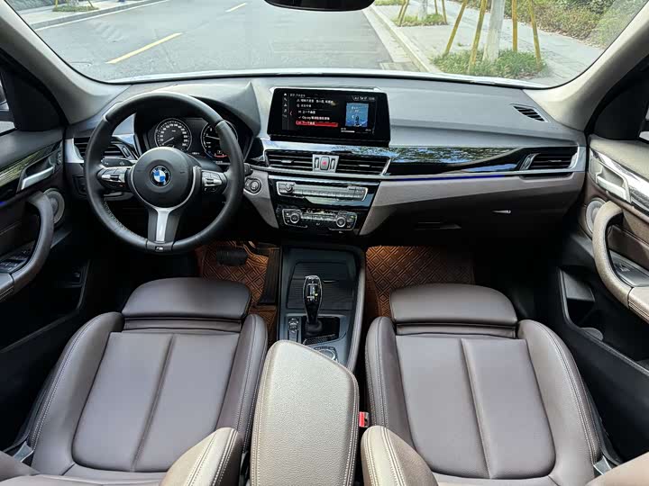 Фото 8 - BMW X1
