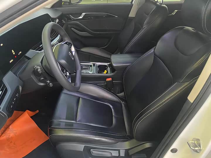 Фото 4 - Bestune B70