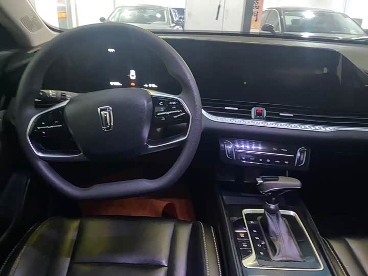 Фото 6 - Bestune B70