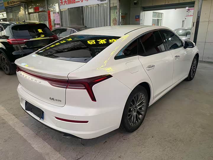 Фото 8 - Bestune B70