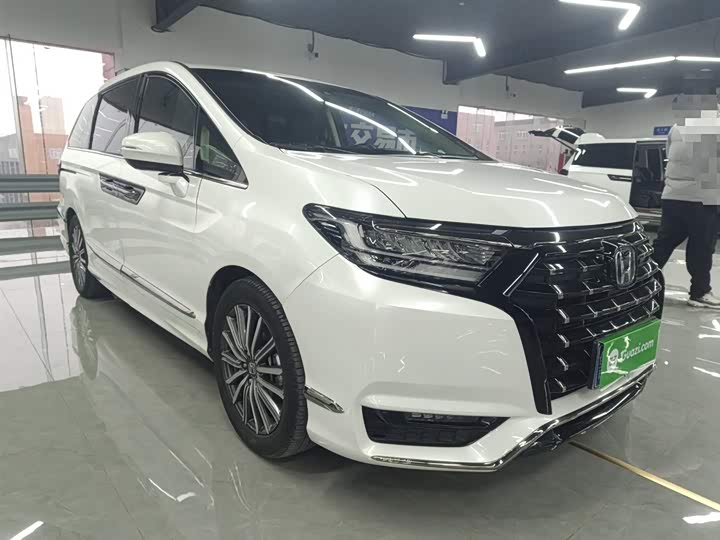 Фото 4 - Honda Elysion