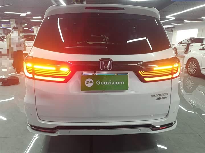 Фото 6 - Honda Elysion