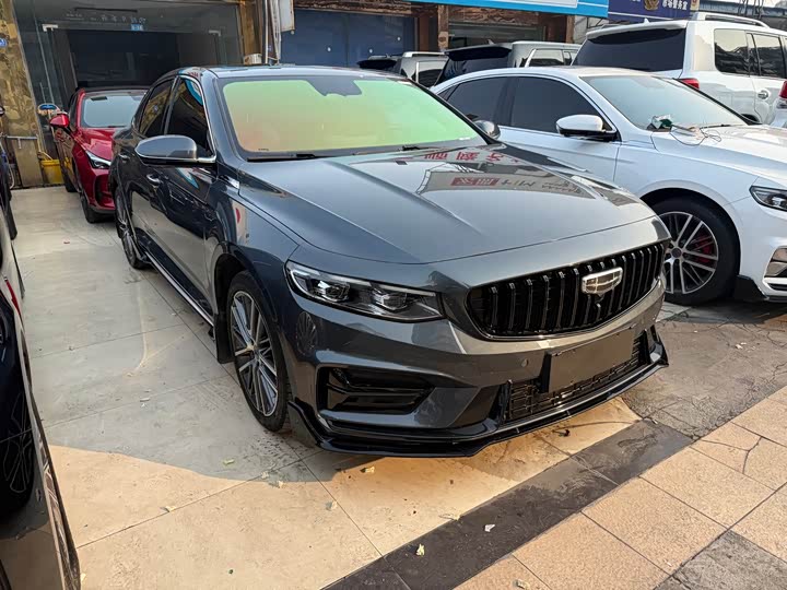 Фото 3 - Geely Preface