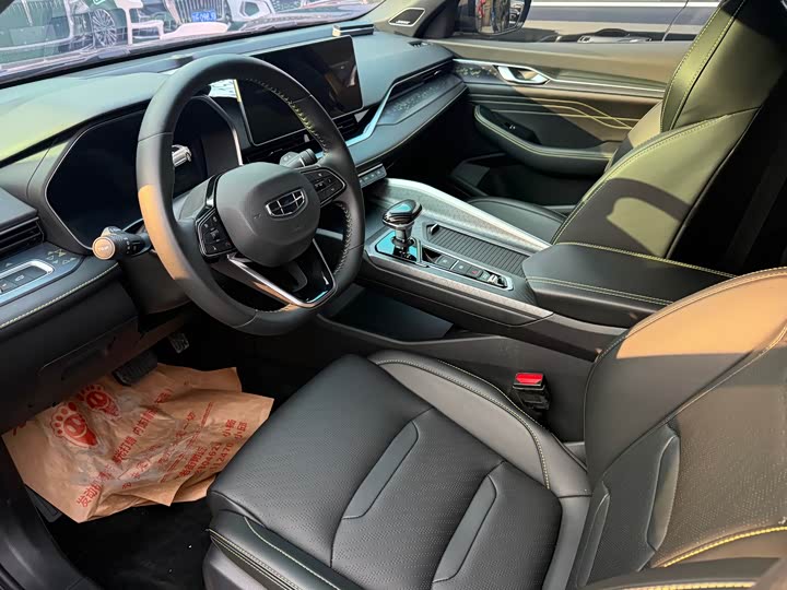 Фото 4 - Geely Preface