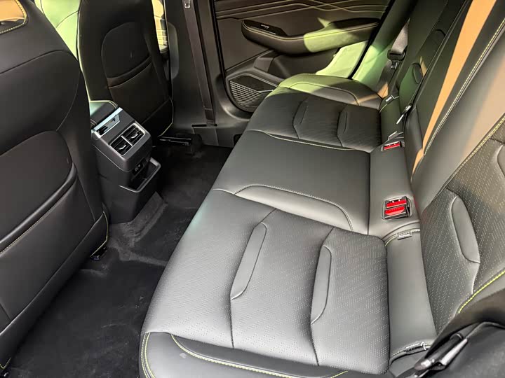 Фото 6 - Geely Preface