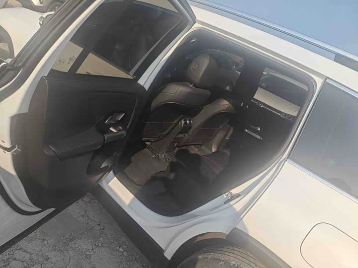 Фото 5 - Mercedes-Benz EQB