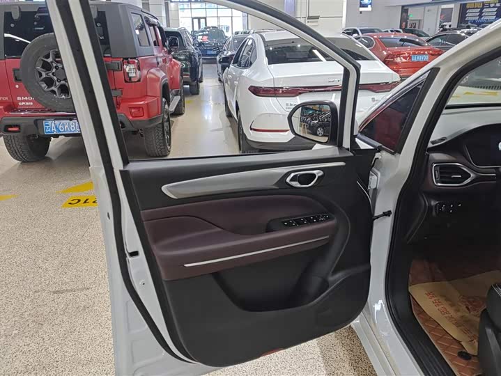 Фото 7 - GAC Trumpchi M6