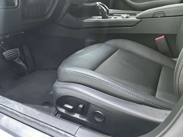 Фото 6 - Cadillac CT5