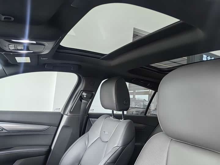 Фото 8 - Cadillac CT5