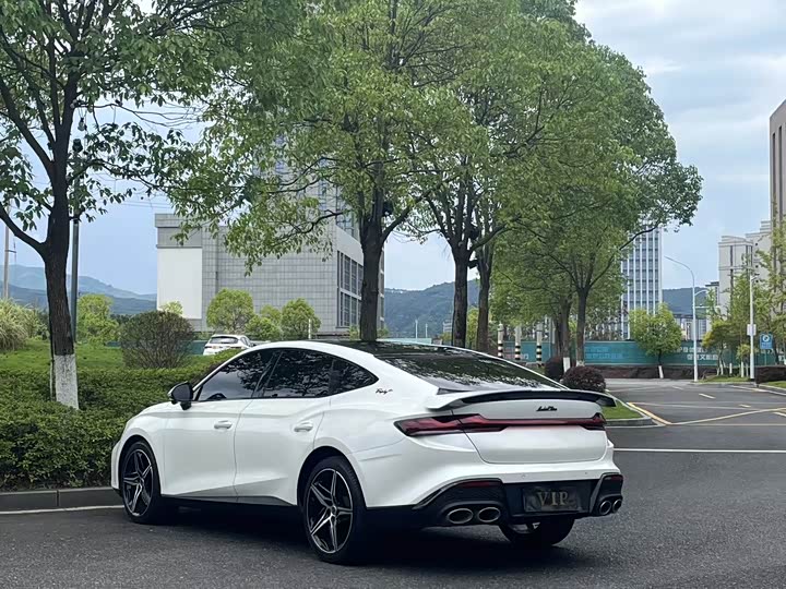 Фото 7 - MG Motor 7