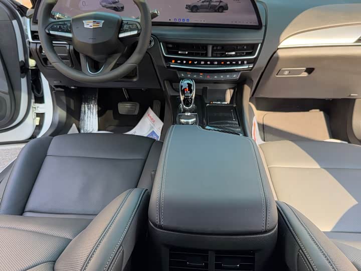 Фото 9 - Cadillac CT5