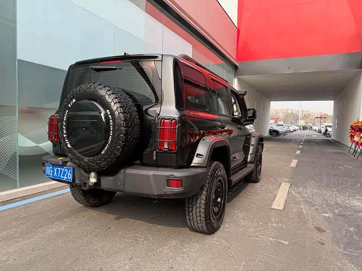 Фото 4 - Tank 300