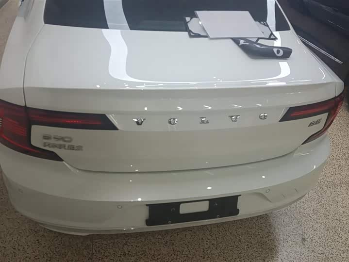 Фото 4 - Volvo S90