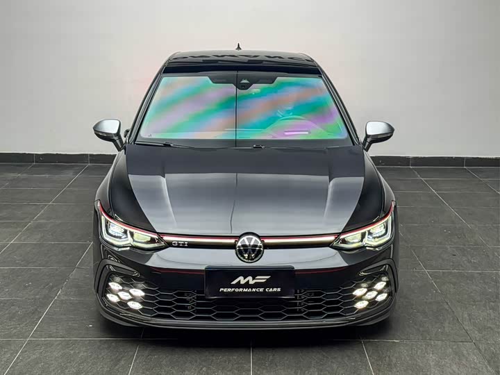 Фото 2 - Volkswagen Golf GTI