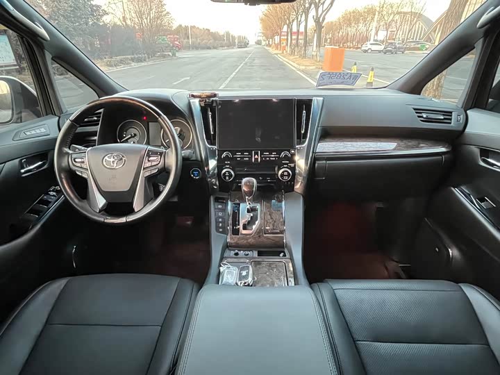 Фото 7 - Toyota Vellfire