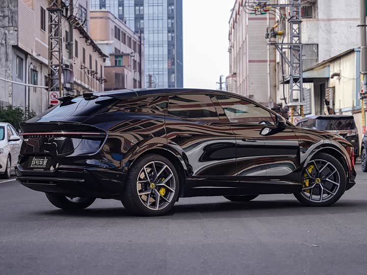 Фото 3 - Lotus Eletre