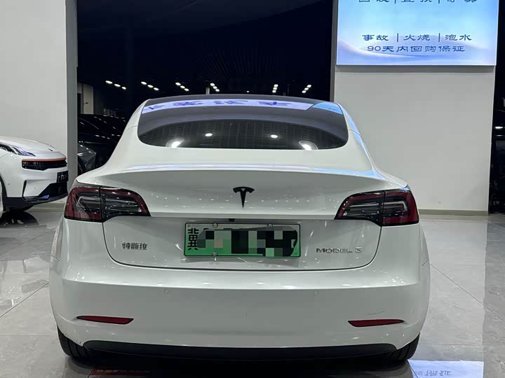 Фото 5 - Tesla Model 3