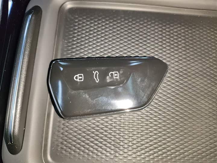 Фото 9 - Volkswagen ID.4 Crozz