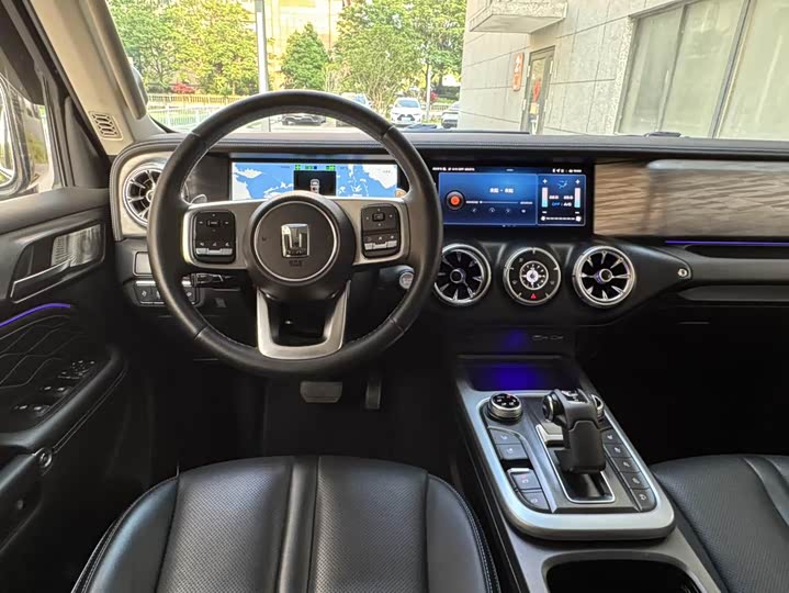 Фото 5 - Tank 300