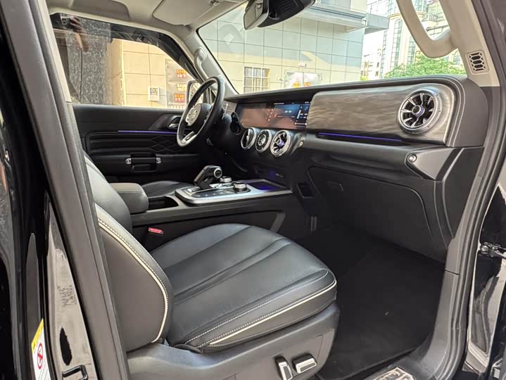 Фото 6 - Tank 300