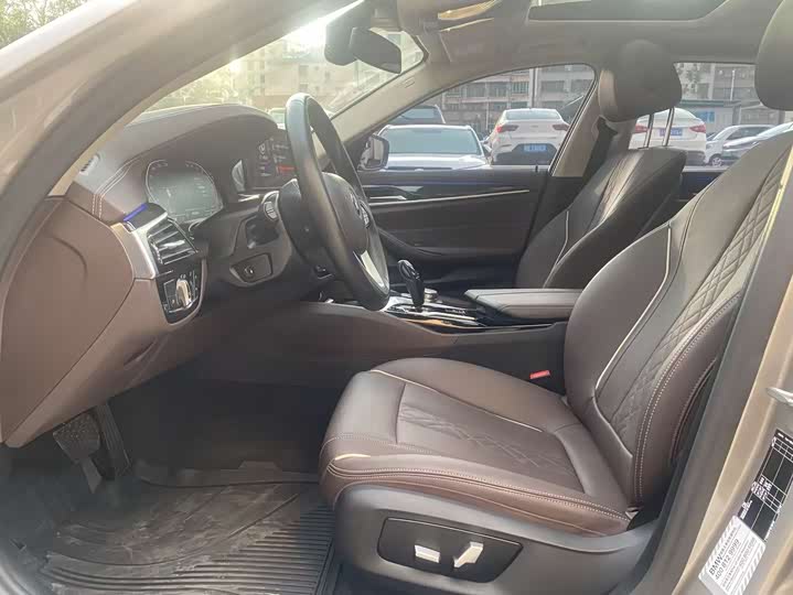 Фото 6 - BMW 5 Series