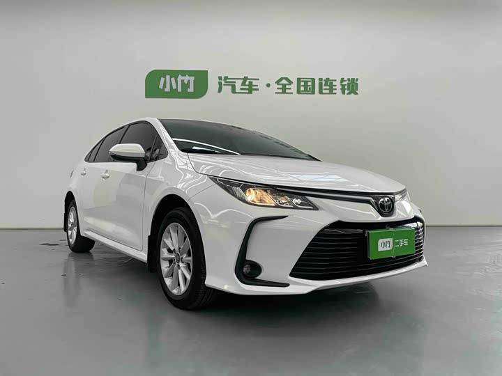 Фото 3 - Toyota Corolla