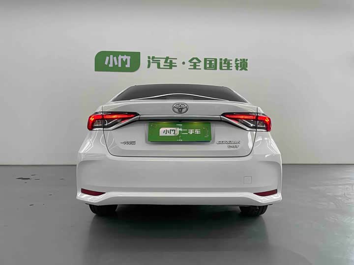 Фото 4 - Toyota Corolla