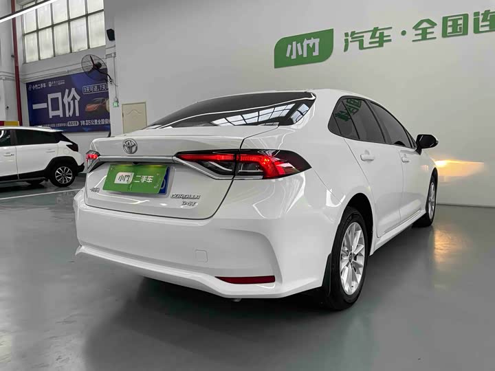 Фото 5 - Toyota Corolla