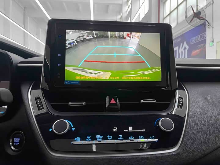 Фото 9 - Toyota Corolla