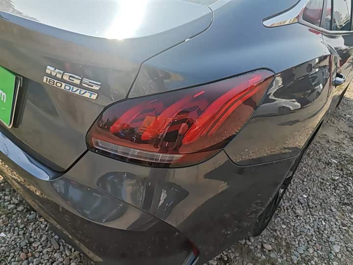 Фото 8 - MG Motor 5