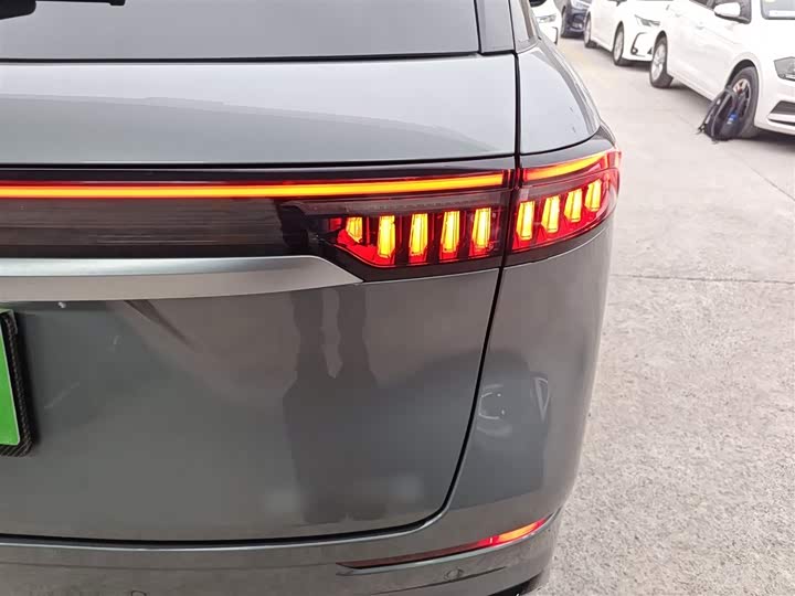 Фото 8 - Chery Tiggo 9