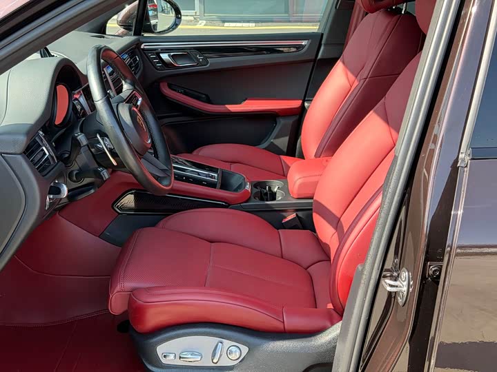 Фото 8 - Porsche Macan