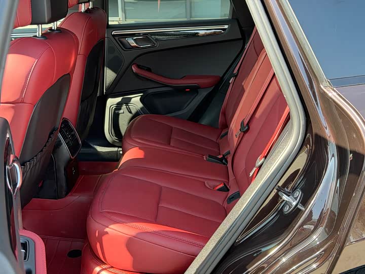 Фото 9 - Porsche Macan