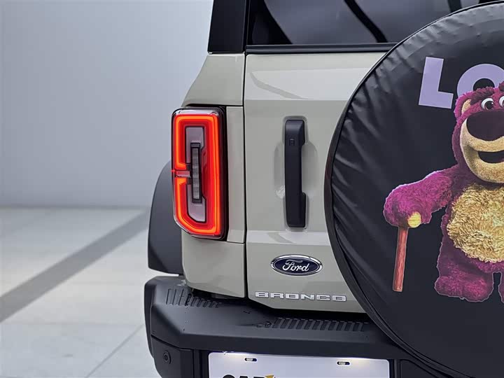 Фото 6 - Ford Bronco