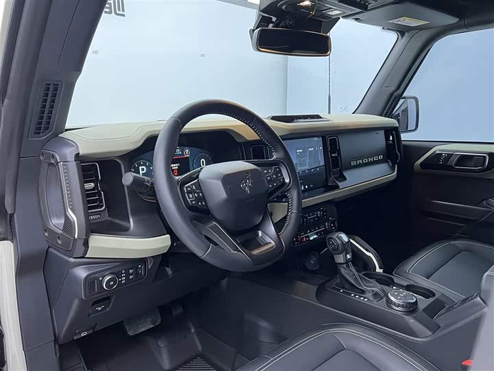 Фото 9 - Ford Bronco