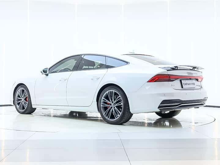 Фото 5 - Audi A7