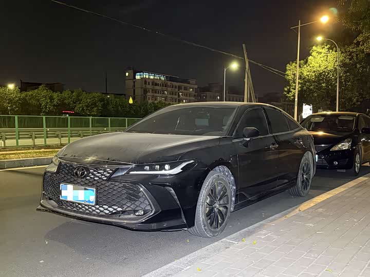 Фото 1 - Toyota Avalon