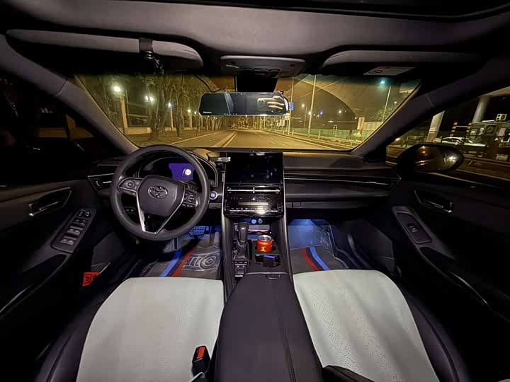 Фото 4 - Toyota Avalon